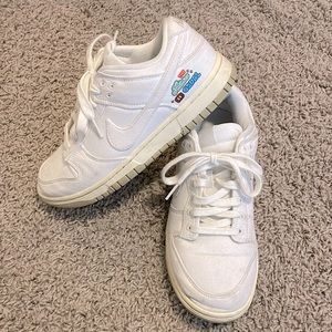 Nike Dunk Low SE limited editions women’s shoes (size 7.5)